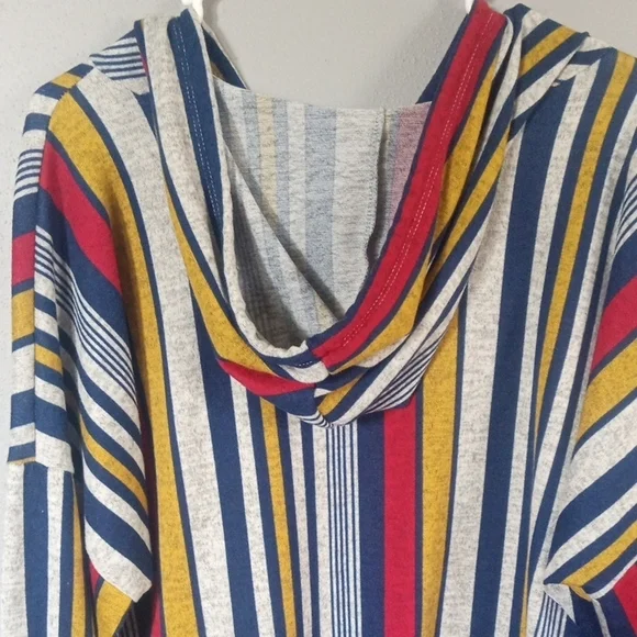 Free Kisses Striped Women's Hoodie Size 3X - Picture 4 of 5